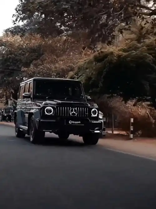 帅得犯规行走的黑色悍匪奔驰大g