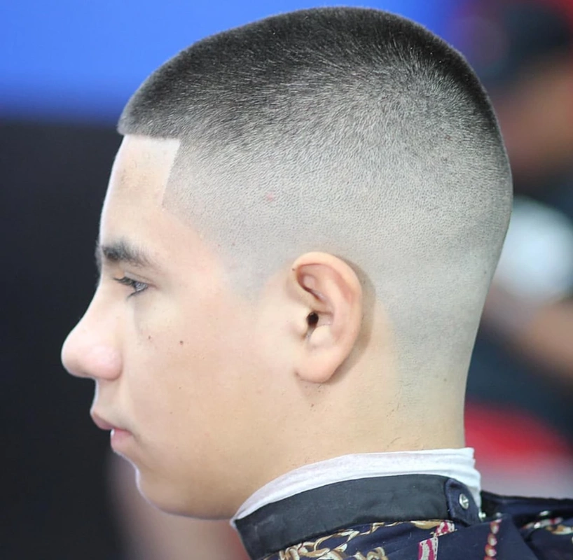 可能大多数男士对于发型的要求都是,越简单越时尚就ok了.