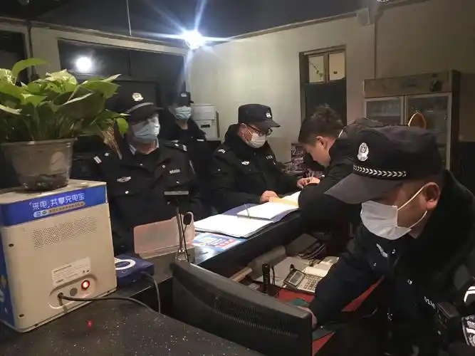 建安区公安局蒋李集派出所开展省"两会"安保社会面夜间大清查