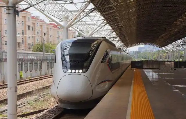 上海市的金山铁路