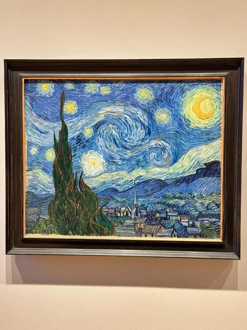 梵高星月夜,星月夜是后印象派画家梵高的代表作之一,在这幅画中