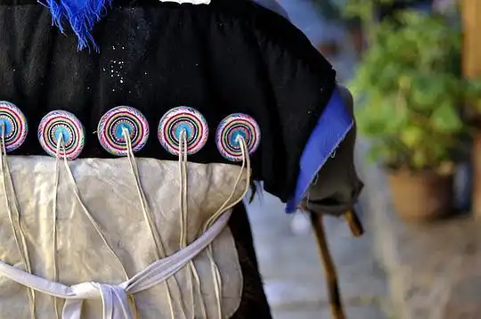 四方街,纳西族的披星戴月.