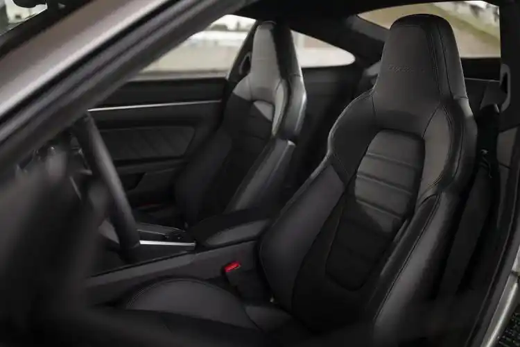 前排座椅存隐患 2021款保时捷911车系实施召回-汽车-中华快讯网