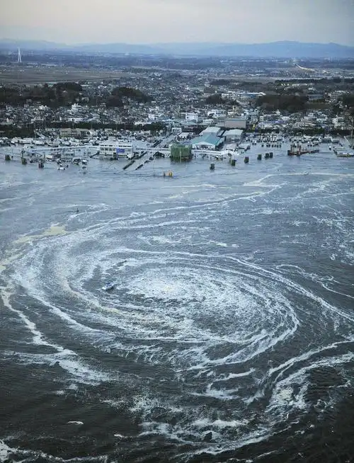 日本地震海啸张震撼画面组图