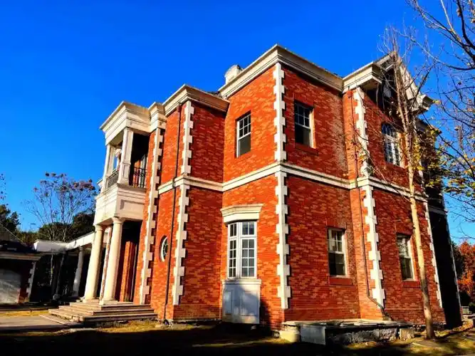 世茂佘山庄园一期61楼王占地4000㎡6113亿