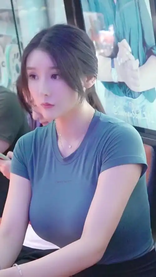 气质模特女神刘太阳98