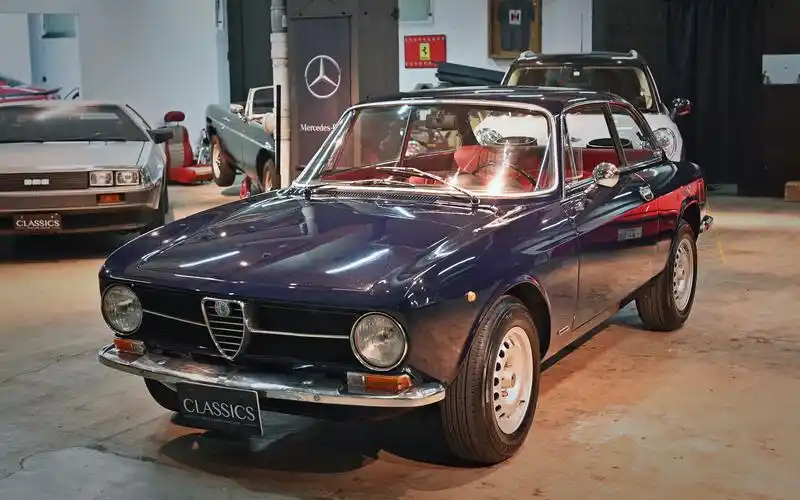 经典再现 1973年 阿尔法罗密欧 gt 1300 junior