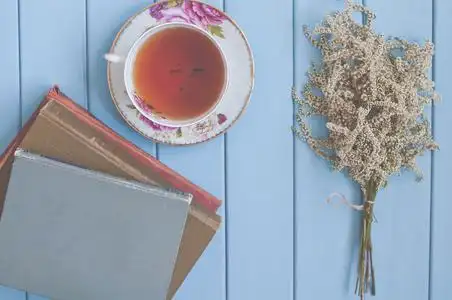 茶, 书和花照片