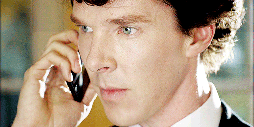 福尔摩斯帅神探夏洛克本尼迪克特·康伯巴奇卷福gif动