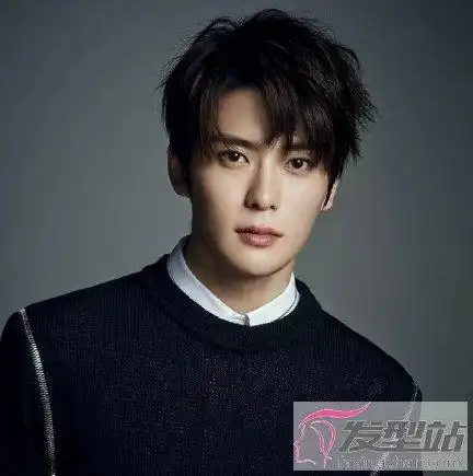 男生逗号刘海怎么弄 逗号刘海需要烫吗_发型站_最新流行发型设计发型