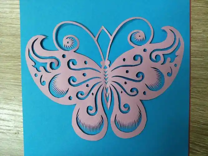 牛崇姣的蝴蝶剪纸