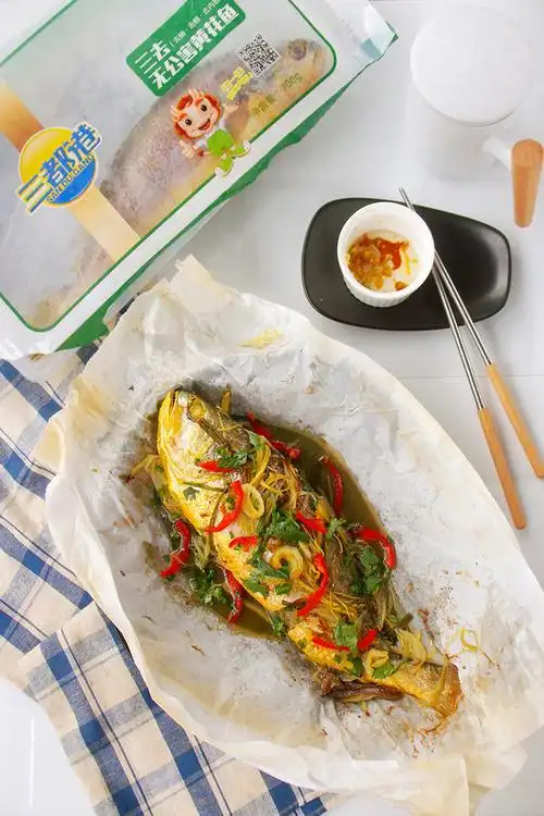 纸包黄花鱼的做法