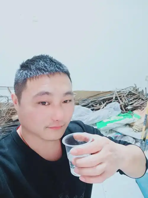 三十而立事未成,时光流转已半生.过了今天已是三十岁的男人,往 - 抖音