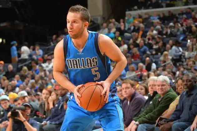 小牛主帅巴里亚脚踝扭伤至少休三场