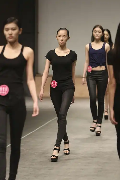 揭秘北京某模特学校面试现场,惊艳了我