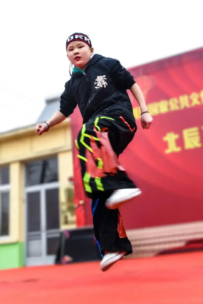 酷酷的女孩    #摄影 #爱曳舞爱生活 #曳步舞 #记录身 - 抖音