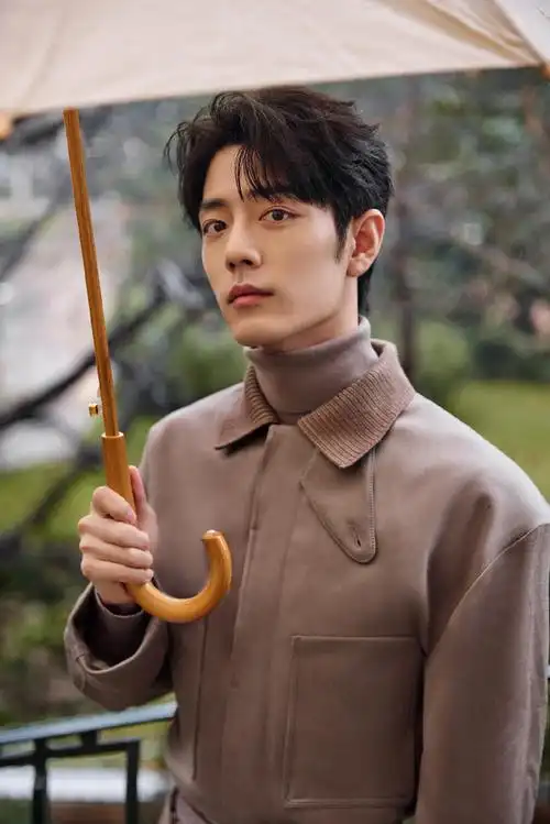 肖战身披大衣##肖战意式绅士穿搭