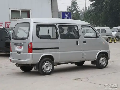 一汽佳宝v52 2011款 1.0mt实用型(lj465qe1)