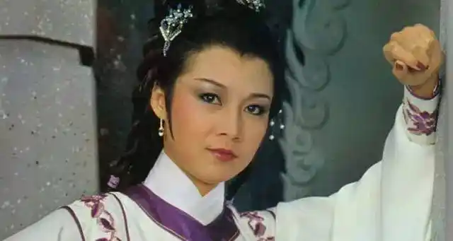 【围观】她美过赵雅芝,演过最经典黄蓉,40岁为夫学医,如今患癌离去,引