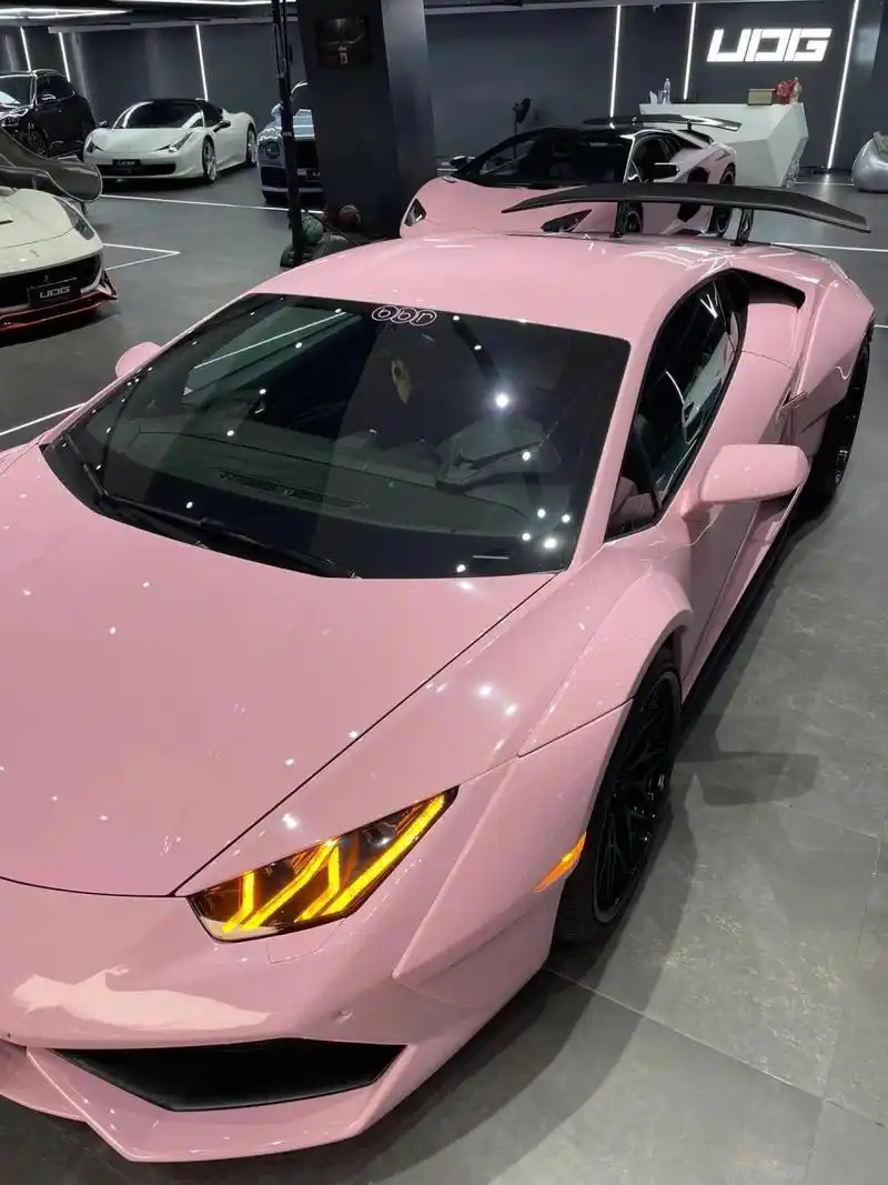 兰博基尼粉色装,毫无违和感呢?美翻