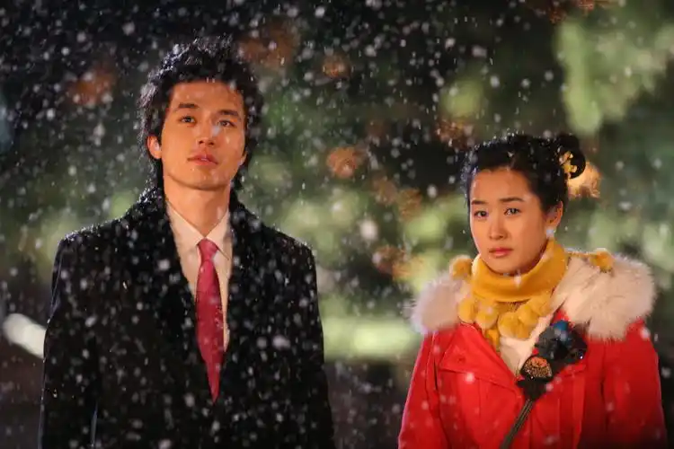 心动道具:女主制作的手机链.1.《豪杰春香》2005.