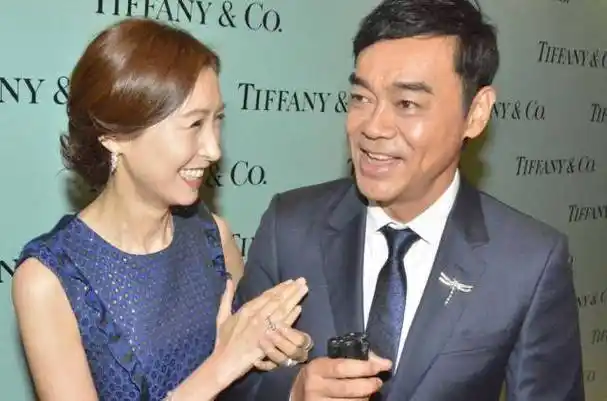 影界好男人刘青云,从默默无名到成巨星,结婚20年恩爱如初_许志安_老婆