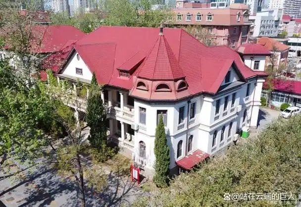 张勋故居以其独特的建筑风格和丰富的历史内涵,成为了天津一处具有极