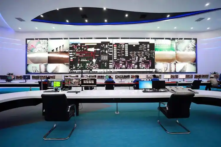 分之一生活垃圾 这是上海老港再生能源利用中心二期中控室(6月28日摄)