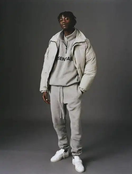 fogessentials秋季系列今晚正式登场特别款公益短袖卫衣也将同步发售