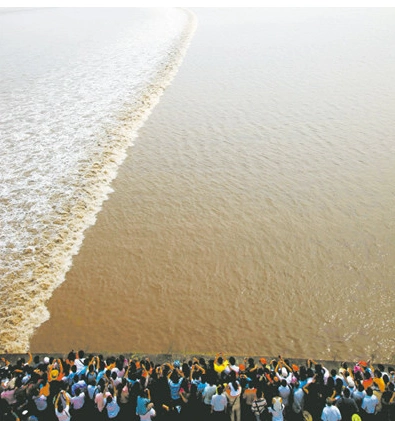 2018 钱塘江大潮最佳观潮时间 杭州特设观潮公交专线