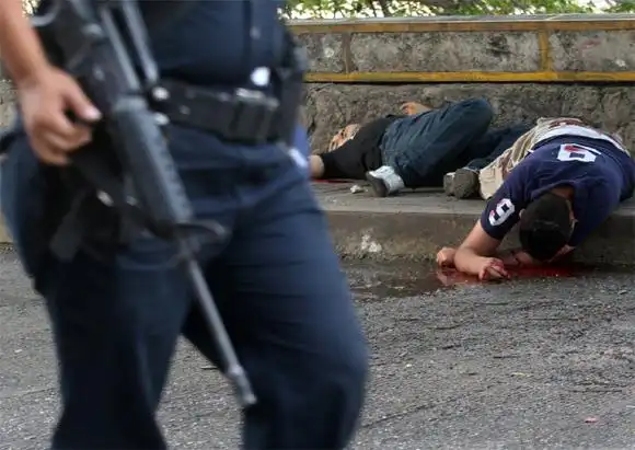 墨西哥旅游地惊现28具尸体 15具遭斩首