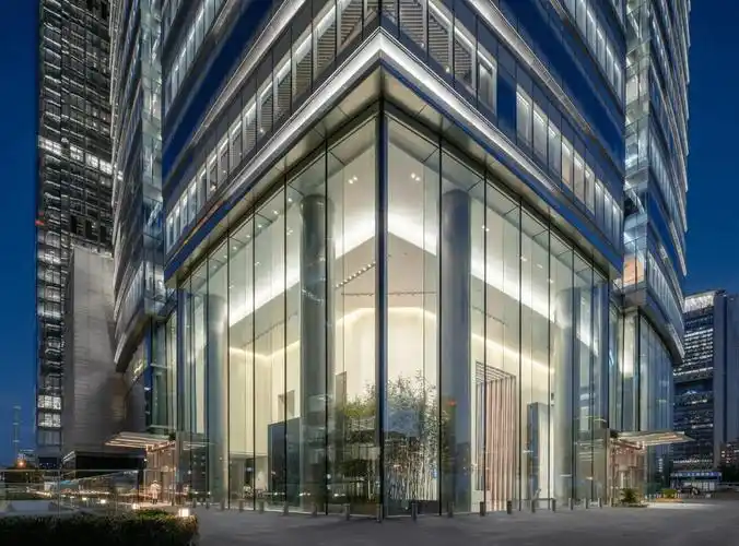 单块3米宽17米!北京泰康大厦一层巨型玻璃幕墙创世界之最