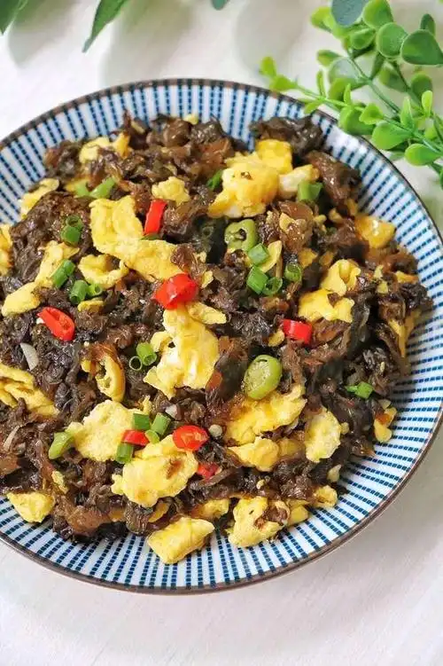 鲜香无比的地衣炒蛋