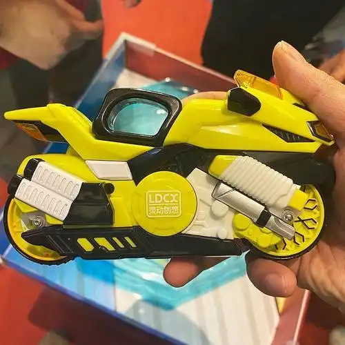 灵动创想新款魔幻陀螺5代摩托车升级版正版玩具五最新版发光战车