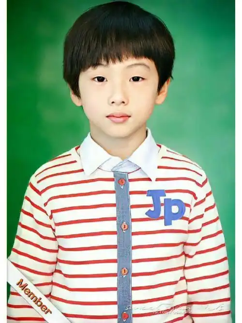 朴志晟证件照演变史