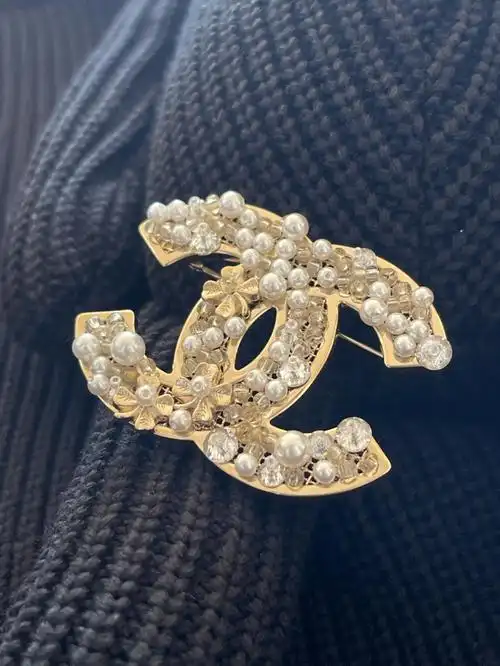 香奈儿胸针