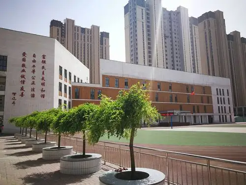 小手牵大手 向着文明走——记扶轮小学文明卡制作活动掠影