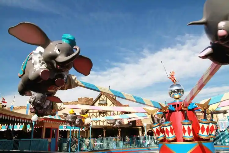 小脚丫# #迪士尼# 一口气带你游遍亚洲迪士尼(上海周边迪士尼全攻略)