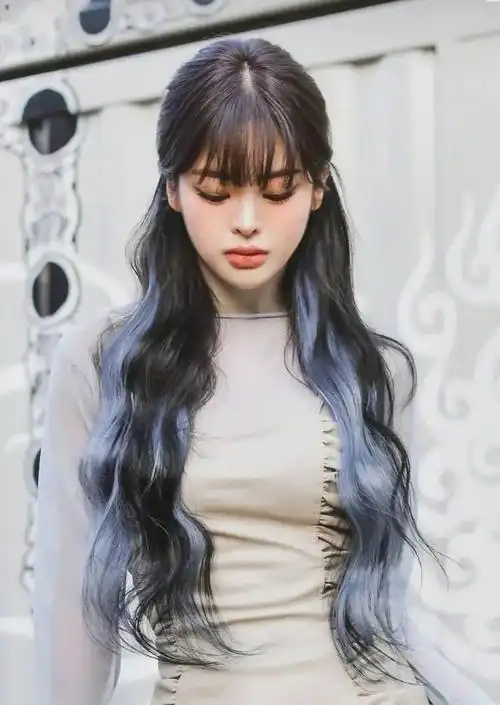 挑染,特别能体现出一个人的风格不想要头发过于单调的女生一定要冲鸭