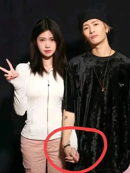 而vip的项目中有和王嘉尔合照这一项