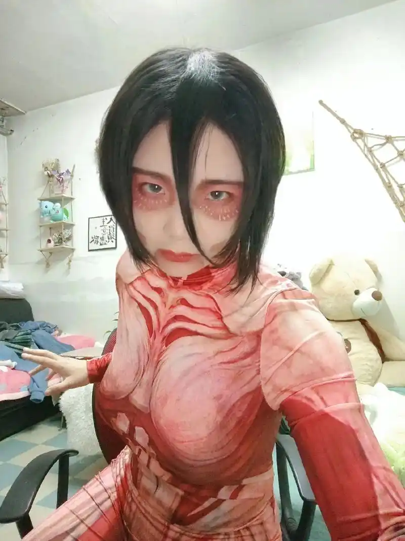 进击的巨人 #女巨人 #二次元 #cosplay  - 抖音