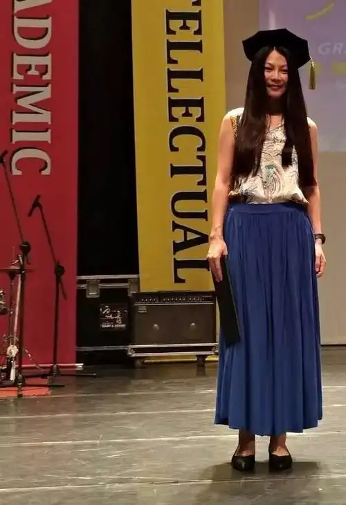 平,李雨朦共同观摩了171中学余婉婷老师讲授的初中性教育七年级二单元