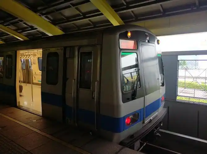 探访台北捷运中的佛系支线—小碧潭支线 - 知乎