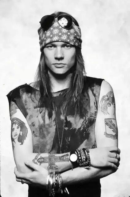 axl rose作为枪花(guns n roses)主唱,最让人印象深刻的应该就是他
