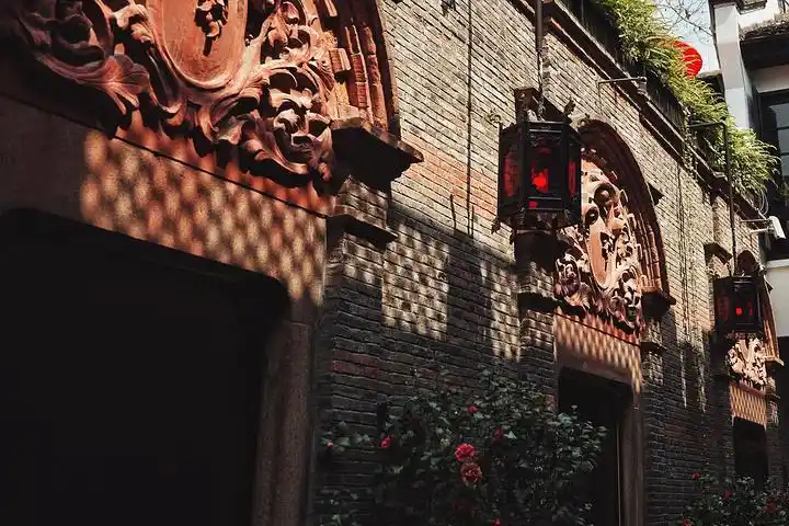 很多文人都住在亭子间,"亭子间文学"之称便由此而来_田子坊石库门&