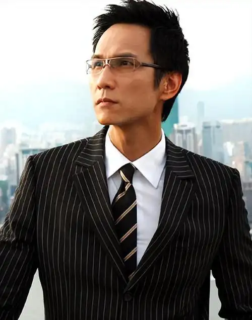 女明星叶璇突然站出来,爆料说自己和男明星陈启泰在戏里有一段火辣的