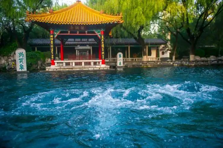 趵突泉地下水位创56年来最高记录奇观频现济南的泉成网红啦