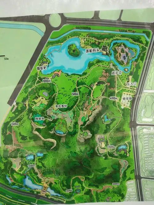 认真的看下公园平面图