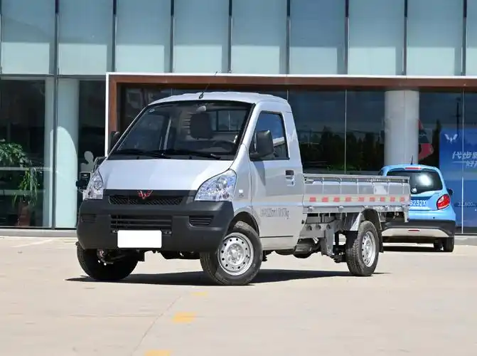 轴距3050mm,货箱三面开,载重近2吨,带你看五菱荣光小卡加长版