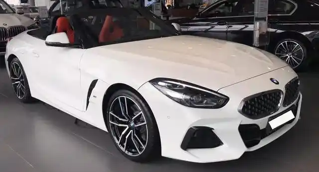 宝马z4报价敞篷跑车白色(宝马z4敞篷版参数配置)(1)